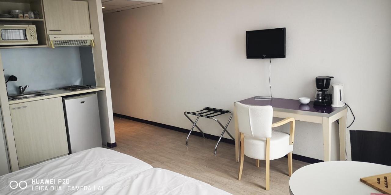Studio 24M2 Au 4Eme Etage Ascenseur A Cote De La Gare Sncf Lourdes Kültér fotó